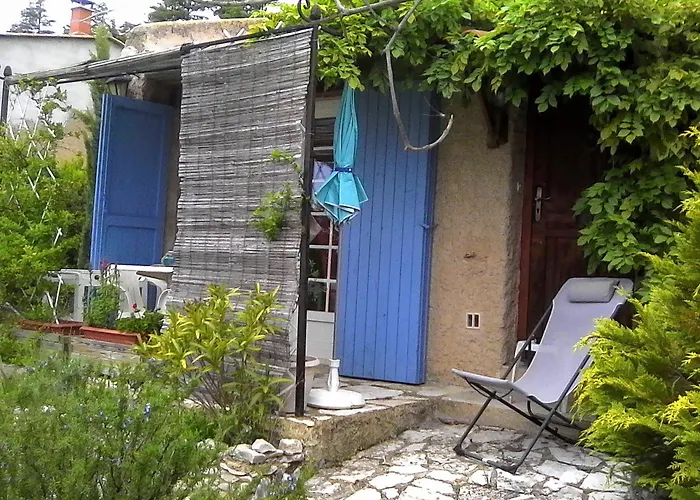 Petit Studio Atypique Et Cosy En Provence
